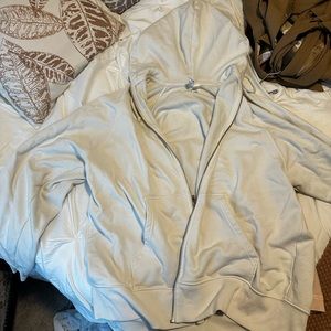 h&m white zip up hoodie